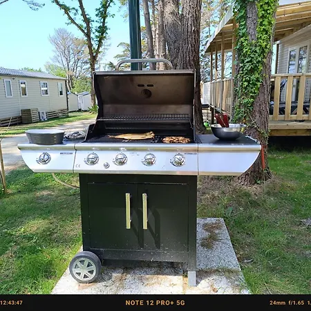 캠프장 Mobil 6 Personnes Et Pins 피리악-쉬르-메르