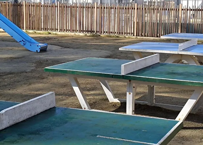 캠프장 Mobil 6 Personnes Et Pins