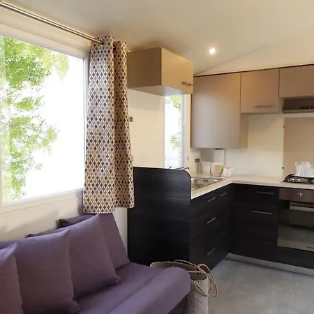 Mobil 6 Personnes Et Pins Campsite *